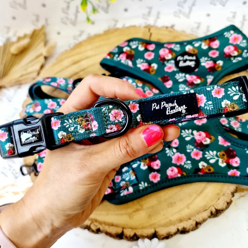 Vintage Clover Green Peonies Dog Collar
